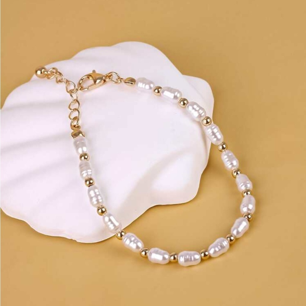 Elegant Pearl Bracelet